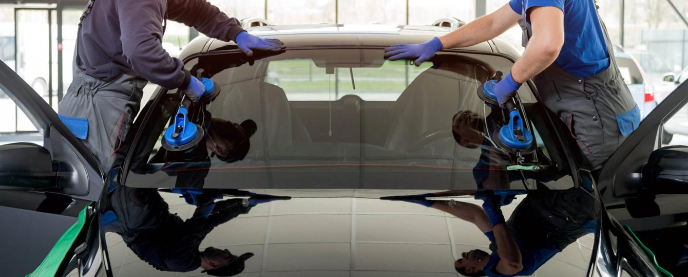 Car auto glass replacement in Brisbane